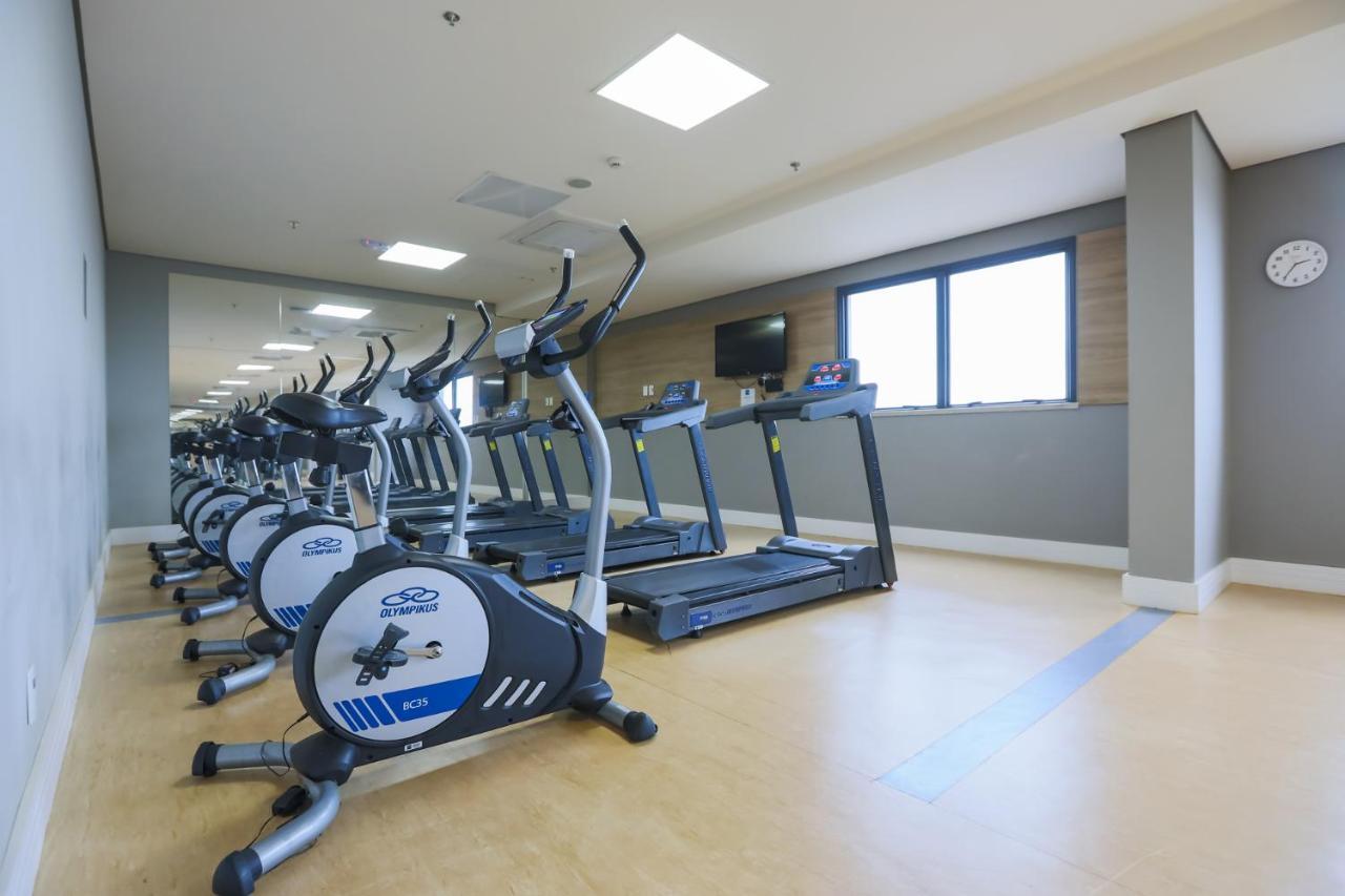Отель Tryp By Wyndham Рибейран-Прету Экстерьер фото The gym at the hotel